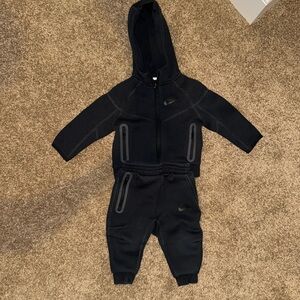 Nike Black Baby Tracksuit 12m